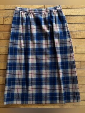 Pendleton Vintage Wool Plaid Skirt tan navy blue slit mid length size 28